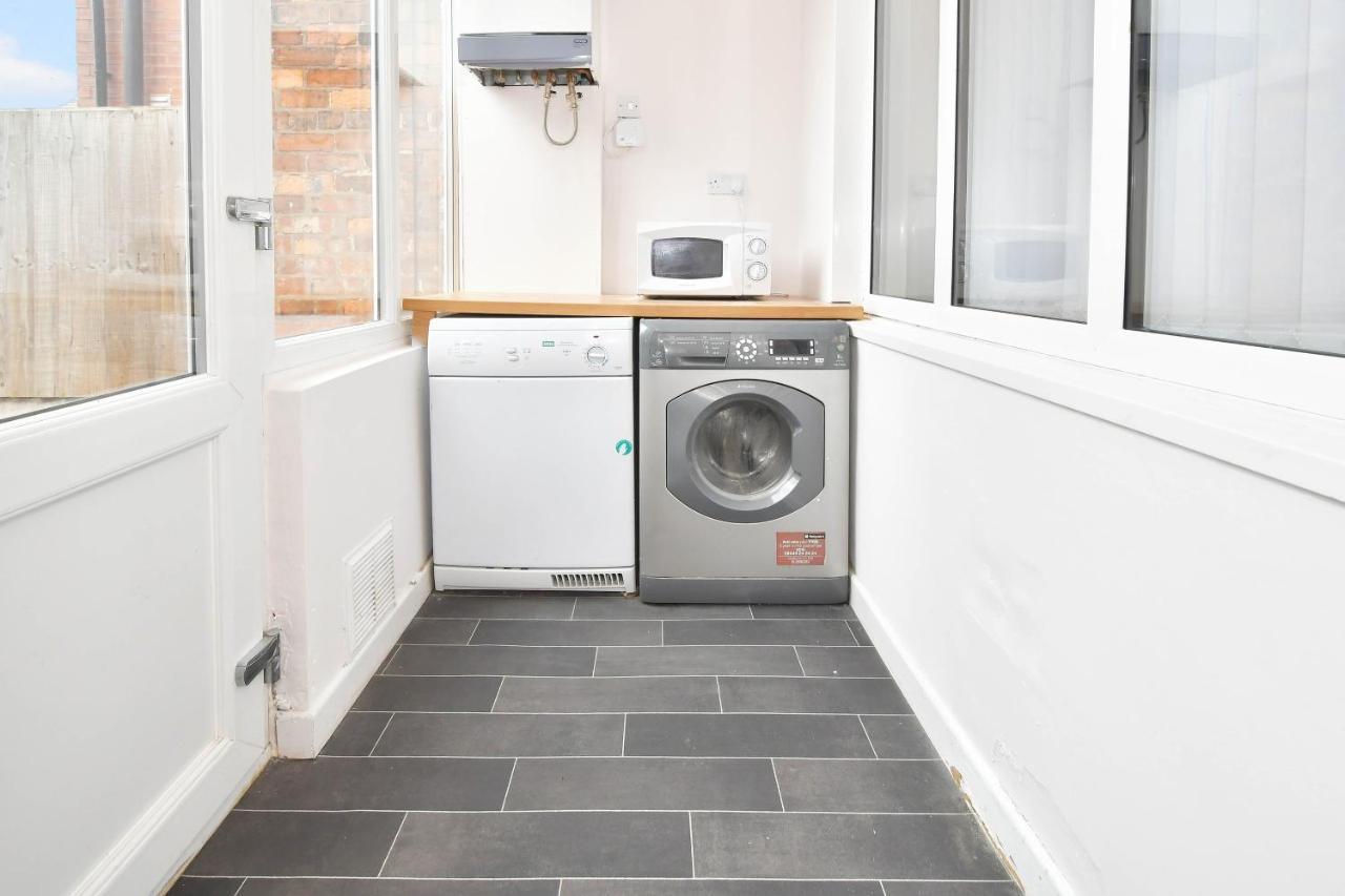 Wistaston House By Yourstays 5 Double Bedrooms And 2 Bathrooms, Great For Groups! Book Now! Crewe Exterior photo