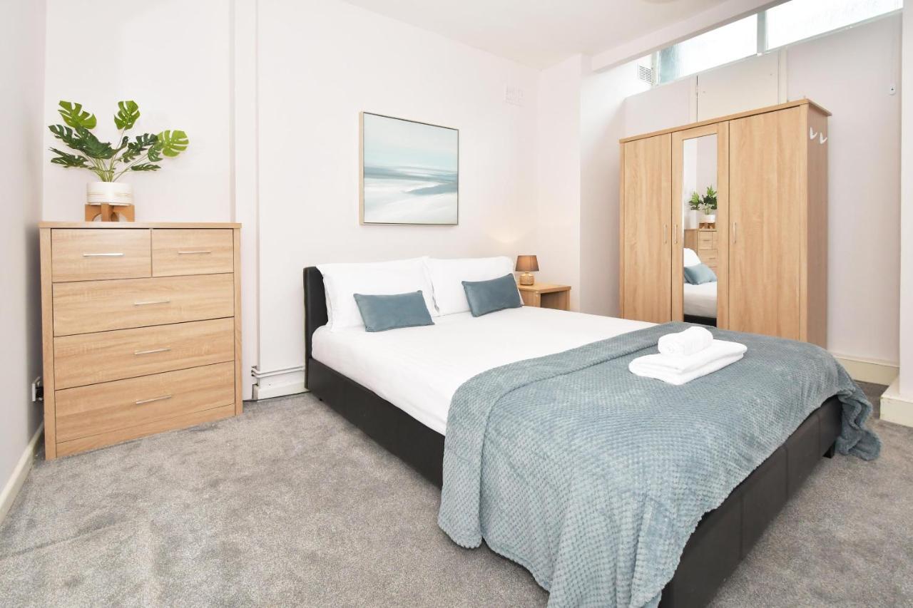 Wistaston House By Yourstays 5 Double Bedrooms And 2 Bathrooms, Great For Groups! Book Now! Crewe Exterior photo