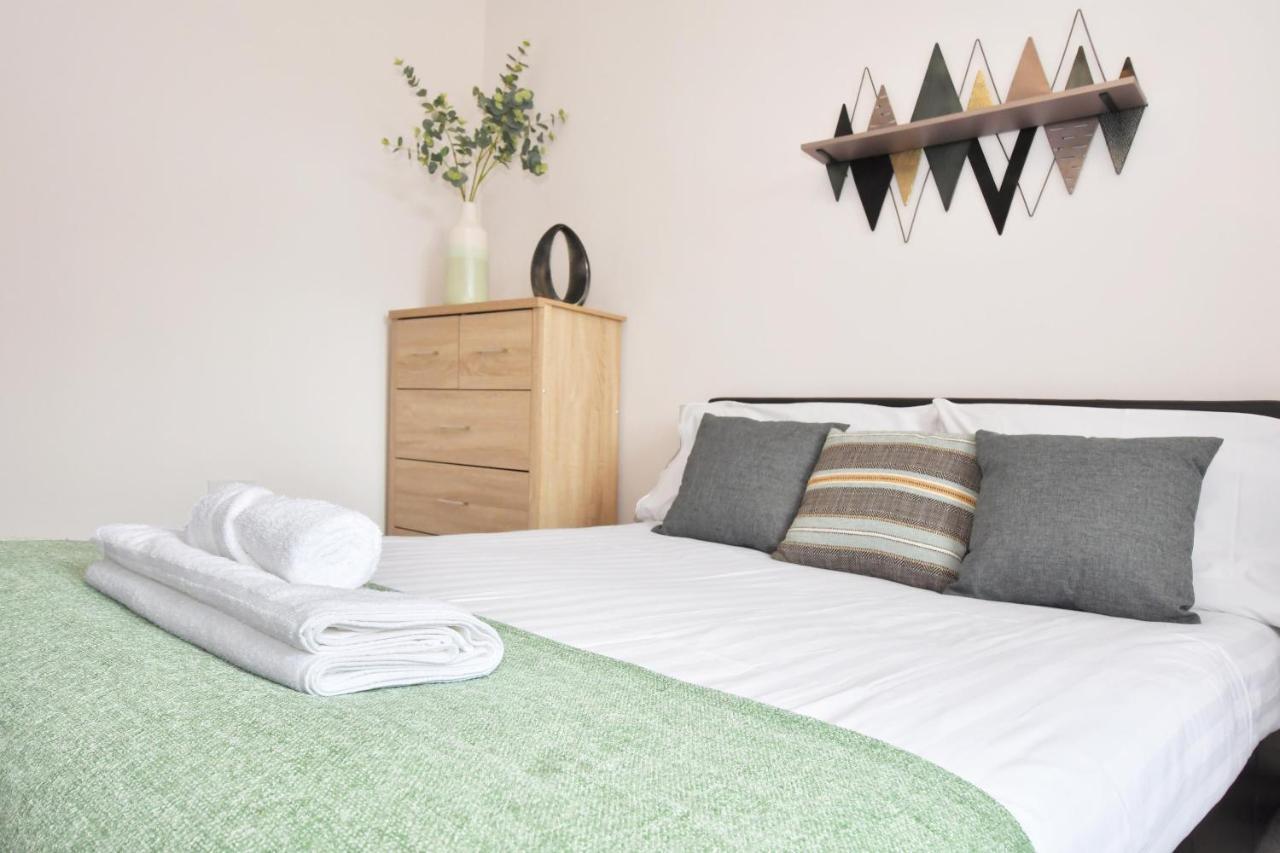 Wistaston House By Yourstays 5 Double Bedrooms And 2 Bathrooms, Great For Groups! Book Now! Crewe Exterior photo