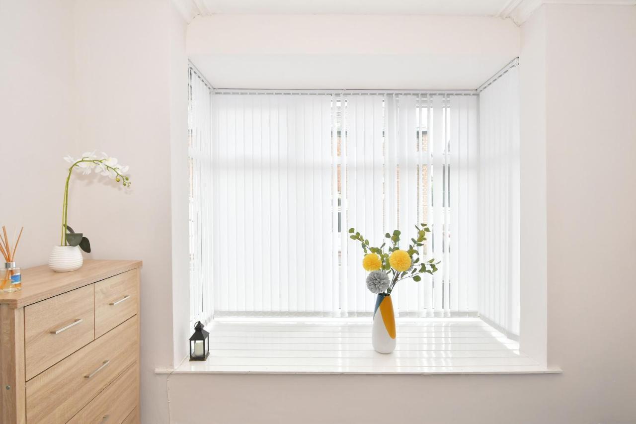 Wistaston House By Yourstays 5 Double Bedrooms And 2 Bathrooms, Great For Groups! Book Now! Crewe Exterior photo